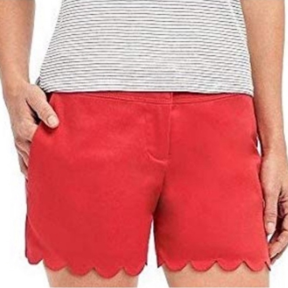 The limited red scalloped edge shorts size 4
